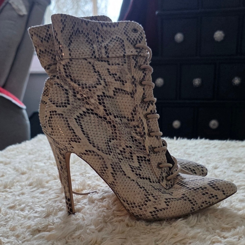 Snakeskin Print Lace Up Stiletto Ankle Boots Pointed Toe Side Zip Cream‎ SZ 8 - Picture 3 of 4